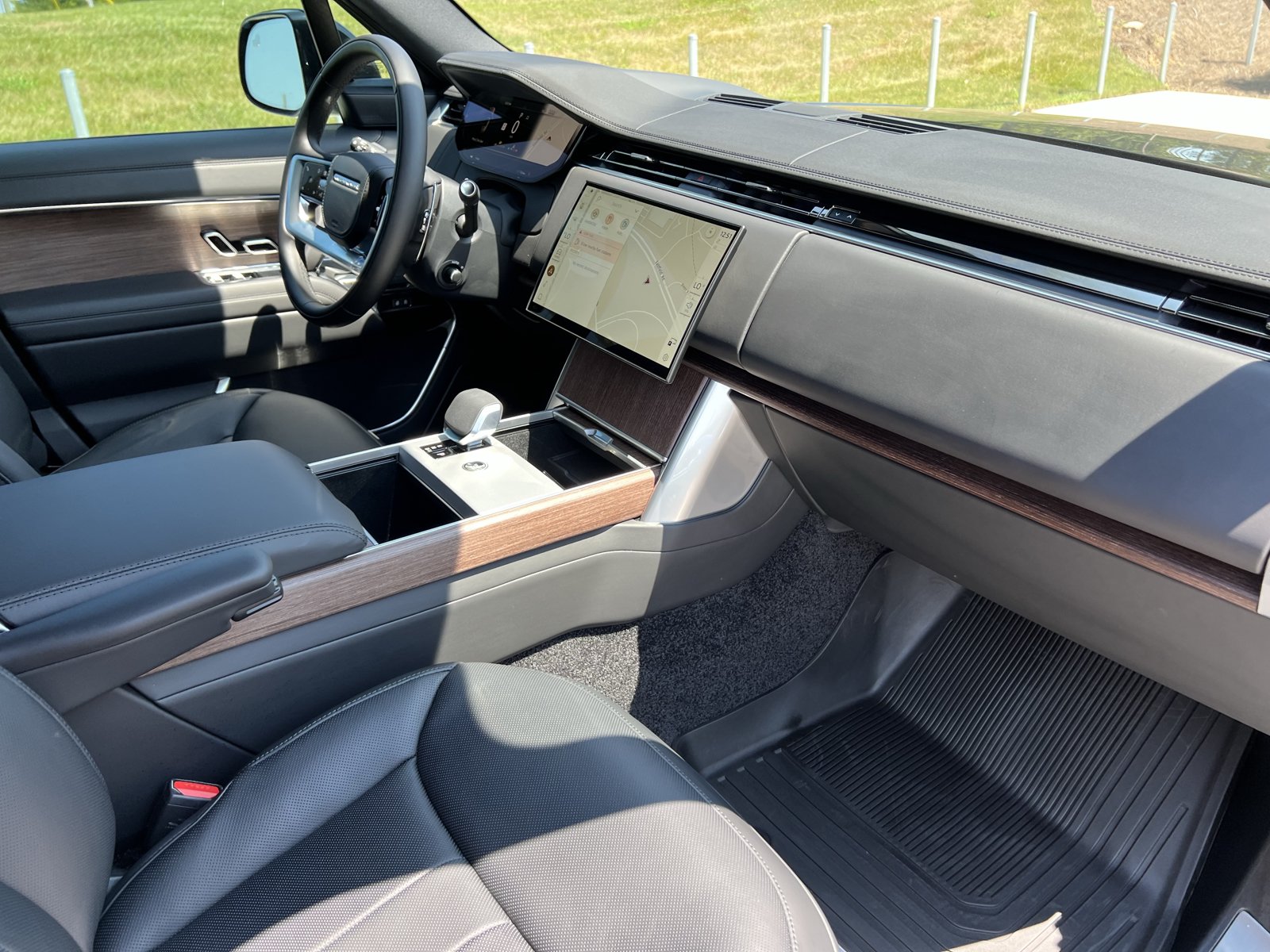 New 2026 Land Rover Range Rover SE AWD/4WD image 3