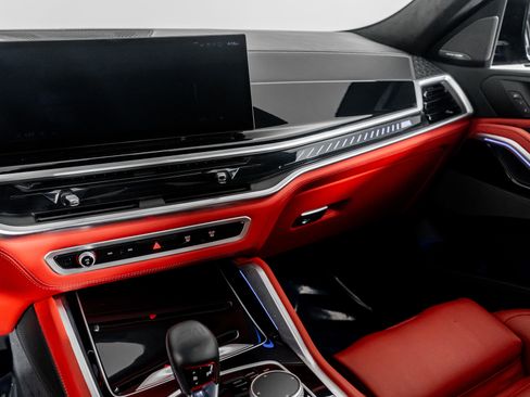 Used 2025 BMW X6 M Competition image 36