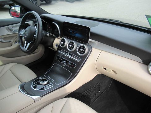 Used 2019 Mercedes-Benz C 300 4MATIC Sedan image 23