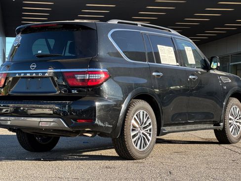 Used 2022 Nissan Armada SL w/ Captain's Chairs Package image 4