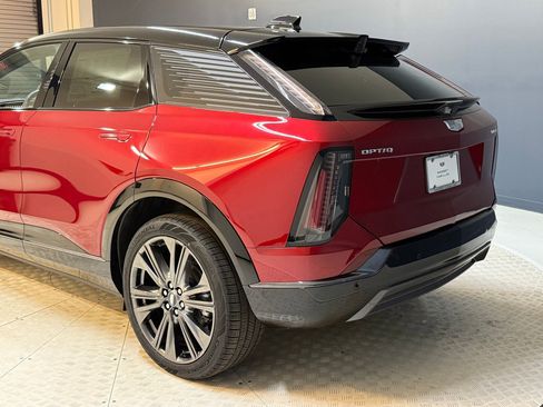 New 2025 Cadillac Optiq Sport 2 w/ LPO, Floor Liner Package image 22