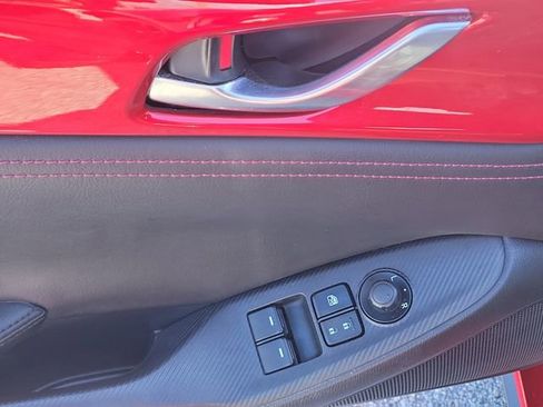 Used 2016 MAZDA MX-5 Miata Club image 17