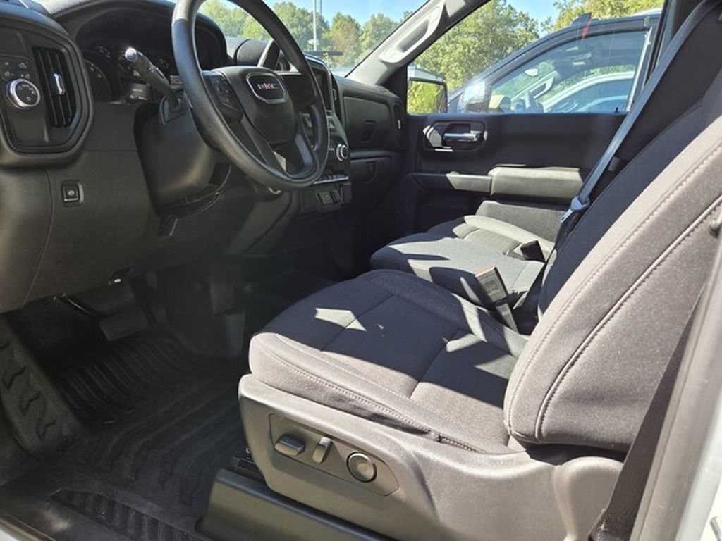 Used 2025 GMC Sierra 1500 Pro w/ Pro Value Package RWD image 4