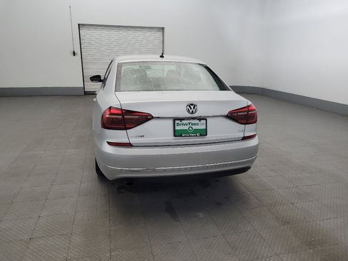 Used 2017 Volkswagen Passat 1.8T S FWD image 6