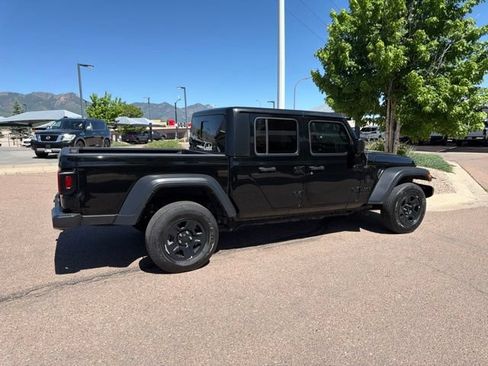 Used 2023 Jeep Gladiator Sport w/ Trailer Tow Package AWD/4WD image 10