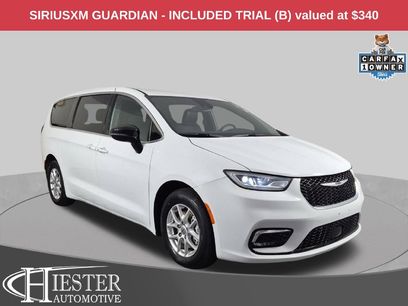 Certified 2025 Chrysler Pacifica Select
