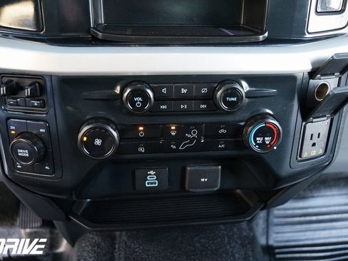 Used 2023 Ford F350 XLT image 27