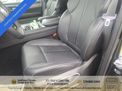 Certified 2025 Jeep Wagoneer L Series II w/ 8-pass Seating Package AWD/4WD image 19
