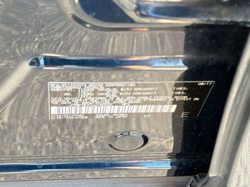 Used 2018 Toyota RAV4 XLE image 23