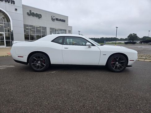 Used 2016 Dodge Challenger R/T Plus RWD image 7