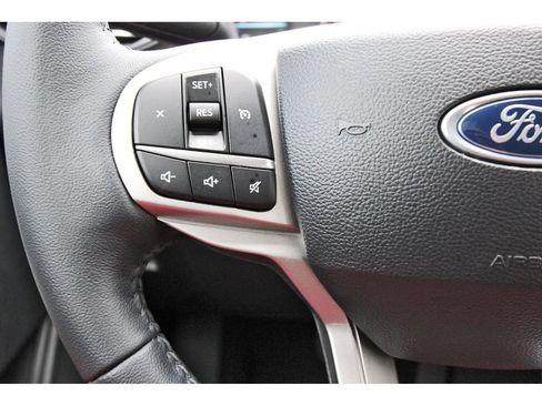 Used 2023 Ford Explorer XLT RWD image 21