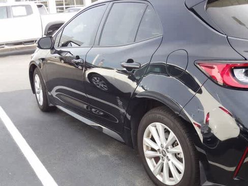 Used 2025 Toyota Corolla SE FWD image 6