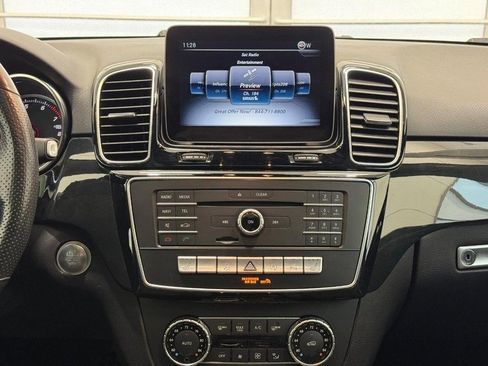 Used 2019 Mercedes-Benz GLE 400 4MATIC image 10