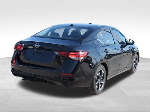 Used 2025 Nissan Sentra SV FWD image 4