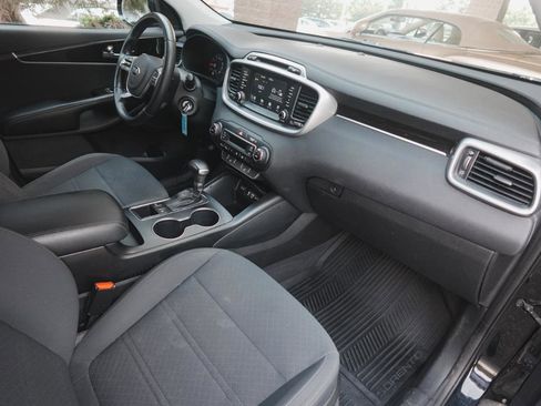 Used 2019 Kia Sorento FWD w/ LX Convenience Package image 13
