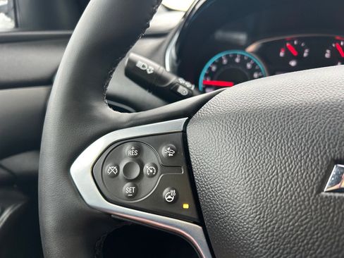 Used 2023 Chevrolet Traverse LT image 42