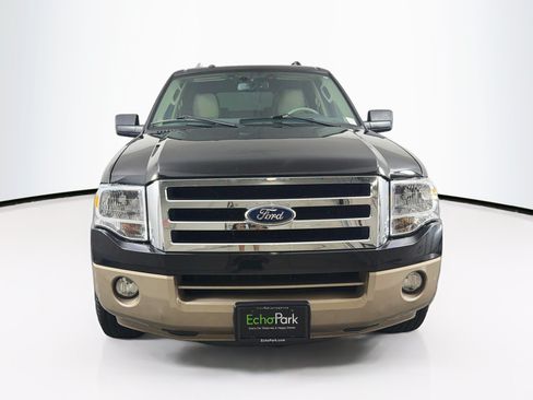 Used 2014 Ford Expedition XLT w/ Equipment Group 202A RWD image 2