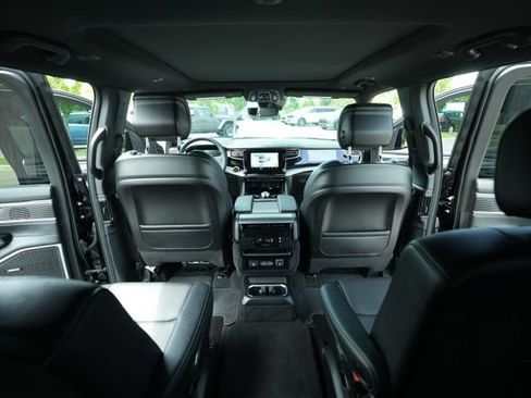 Used 2024 Jeep Wagoneer L Series II w/ Convenience Group I AWD/4WD image 26