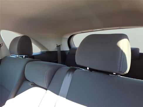 Used 2019 Kia Sorento LX image 14