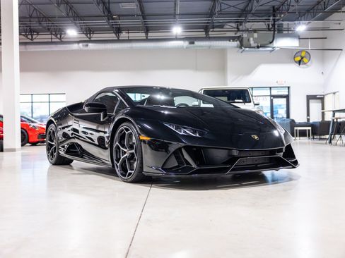 Used 2023 Lamborghini Huracan EVO AWD/4WD image 3