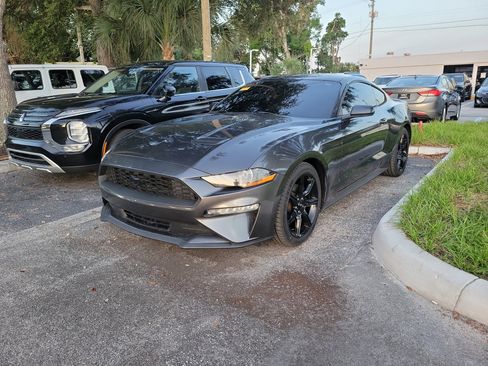 Used 2019 Ford Mustang Coupe w/ Black Accent Package RWD image 5