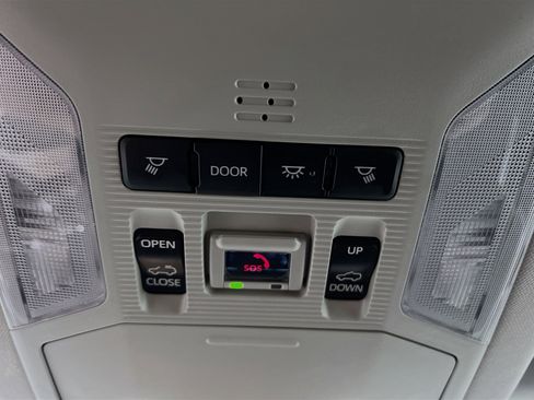 Used 2025 Toyota RAV4 XLE image 21