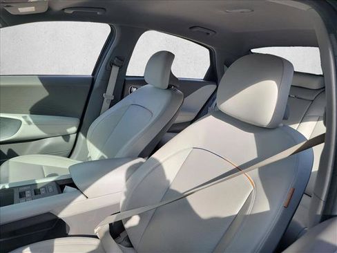 Used 2023 Hyundai Ioniq 6 SEL image 13
