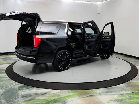 Used 2022 GMC Yukon Denali w/ Denali Premium Package AWD/4WD image 11