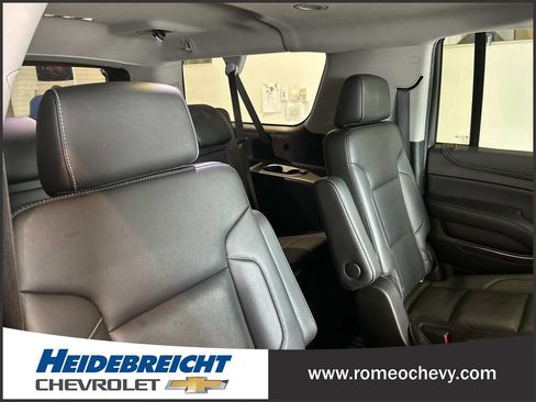 Used 2020 Chevrolet Suburban LT w/ Luxury Package AWD/4WD image 36