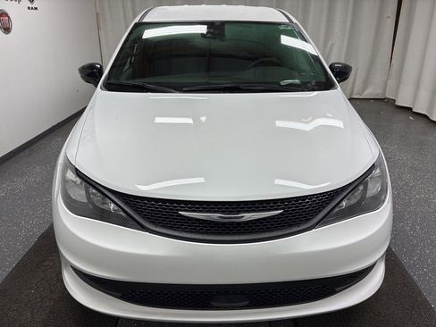 New 2026 Chrysler Voyager LX image 2