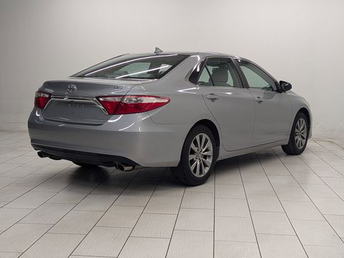 Used 2017 Toyota Camry XSE image 7