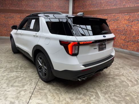 Used 2025 Ford Explorer ST w/ Sun And Sound Package AWD/4WD image 2