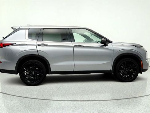 Used 2022 Mitsubishi Outlander SEL Black Edition FWD image 4