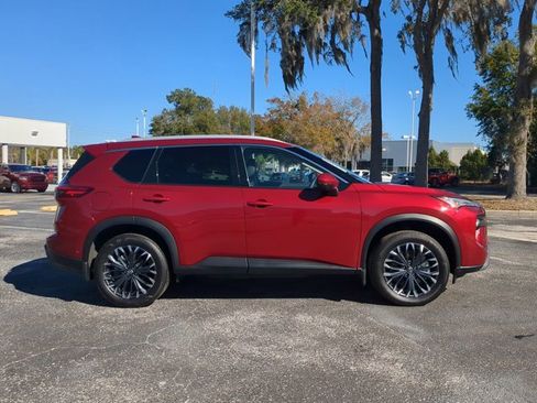 Certified 2025 Nissan Rogue SL w/ Tech Package FWD image 3