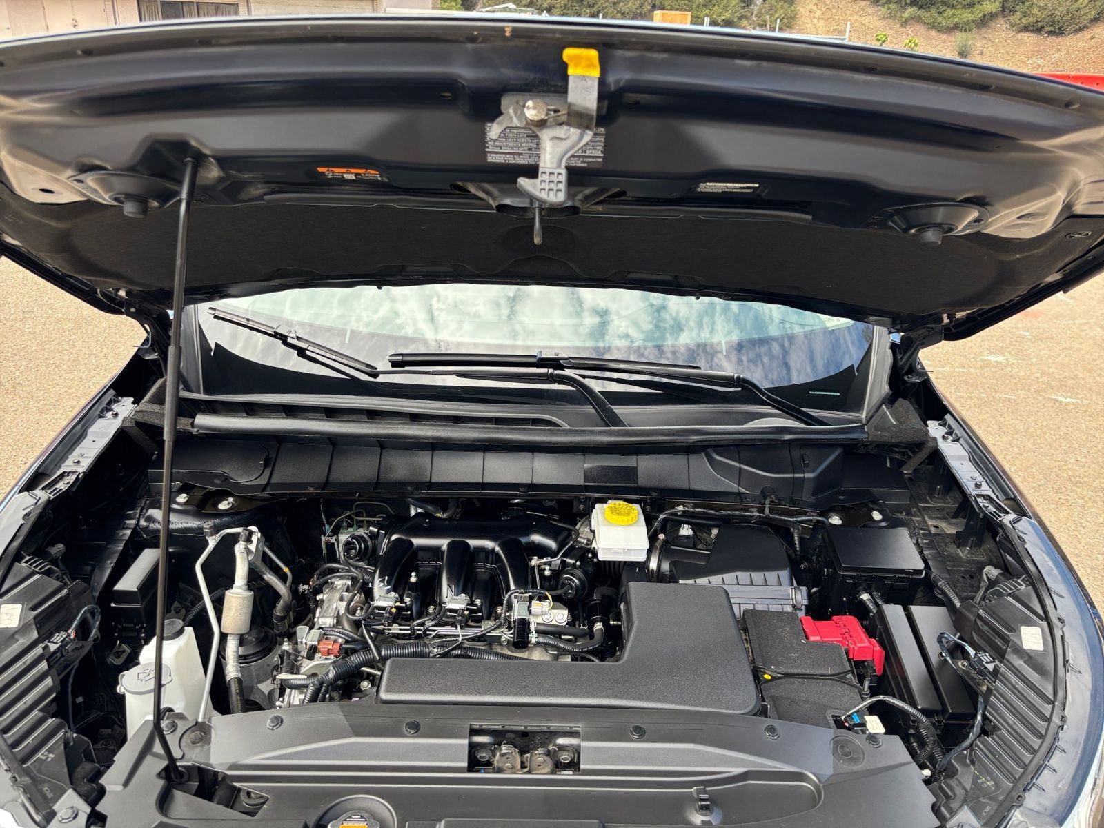 Used 2025 Nissan Pathfinder SV FWD image 34