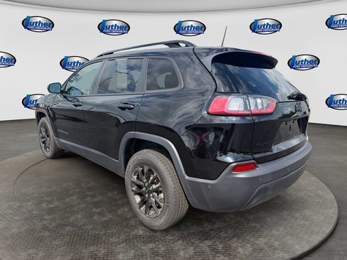 Used 2023 Jeep Cherokee Altitude Lux AWD/4WD image 3
