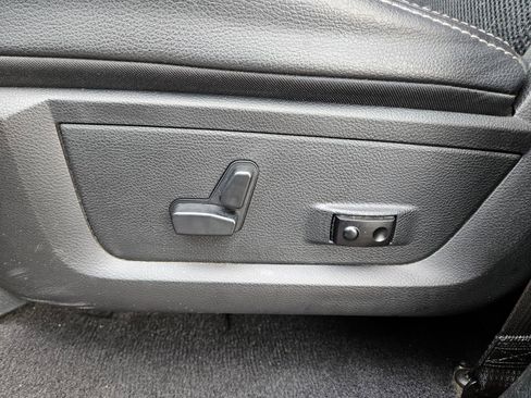 Used 2018 RAM 2500 Big Horn w/ Sport Appearance Group AWD/4WD image 22