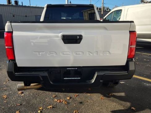Used 2024 Toyota Tacoma SR image 3