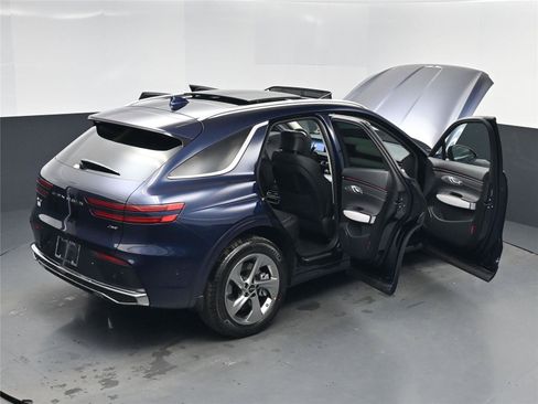 New 2026 Genesis GV70 2.5T Advanced image 30