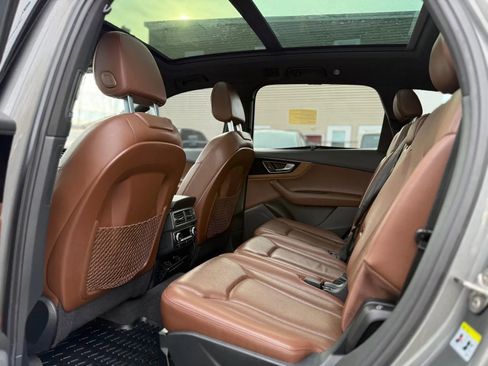 Used 2017 Audi Q7 3.0T Premium Plus image 11