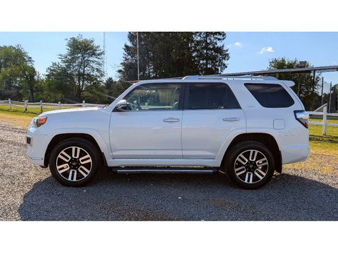Used 2017 Toyota 4Runner Limited image 4