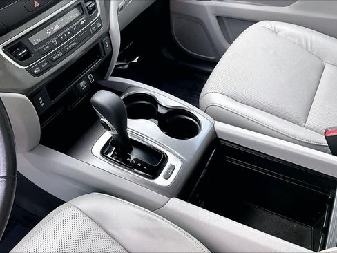 Used 2019 Honda Ridgeline RTL image 17