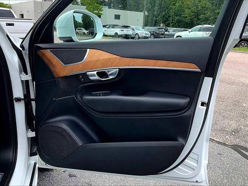 Certified 2023 Volvo XC90 B5 Plus image 21