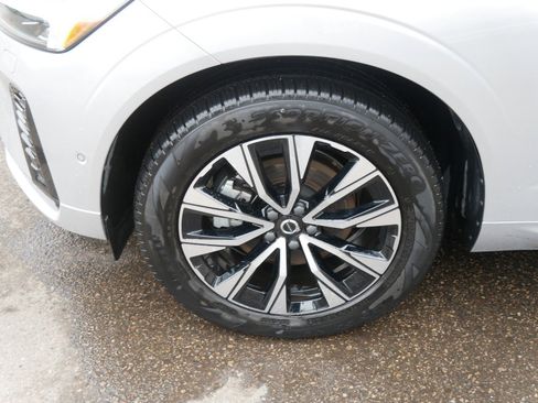 Certified 2025 Volvo XC60 B5 Plus w/ Climate Package image 9