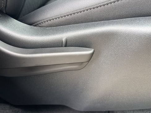 New 2026 Chevrolet Equinox LT w/ Convenience Package II FWD image 12