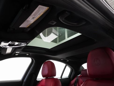 Used 2024 Alfa Romeo Giulia Veloce image 14