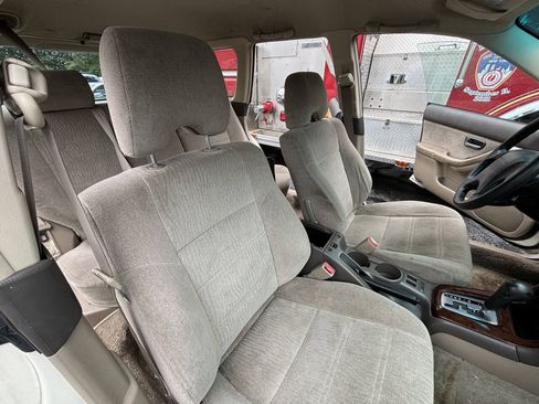 Used 2002 Subaru Outback Wagon AWD/4WD image 16