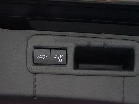 Certified 2021 Toyota Venza LE AWD/4WD image 33