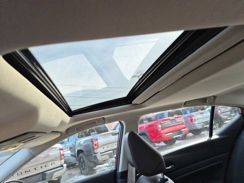 Used 2021 Nissan Altima 2.5 SR w/ SR Premium Package image 22