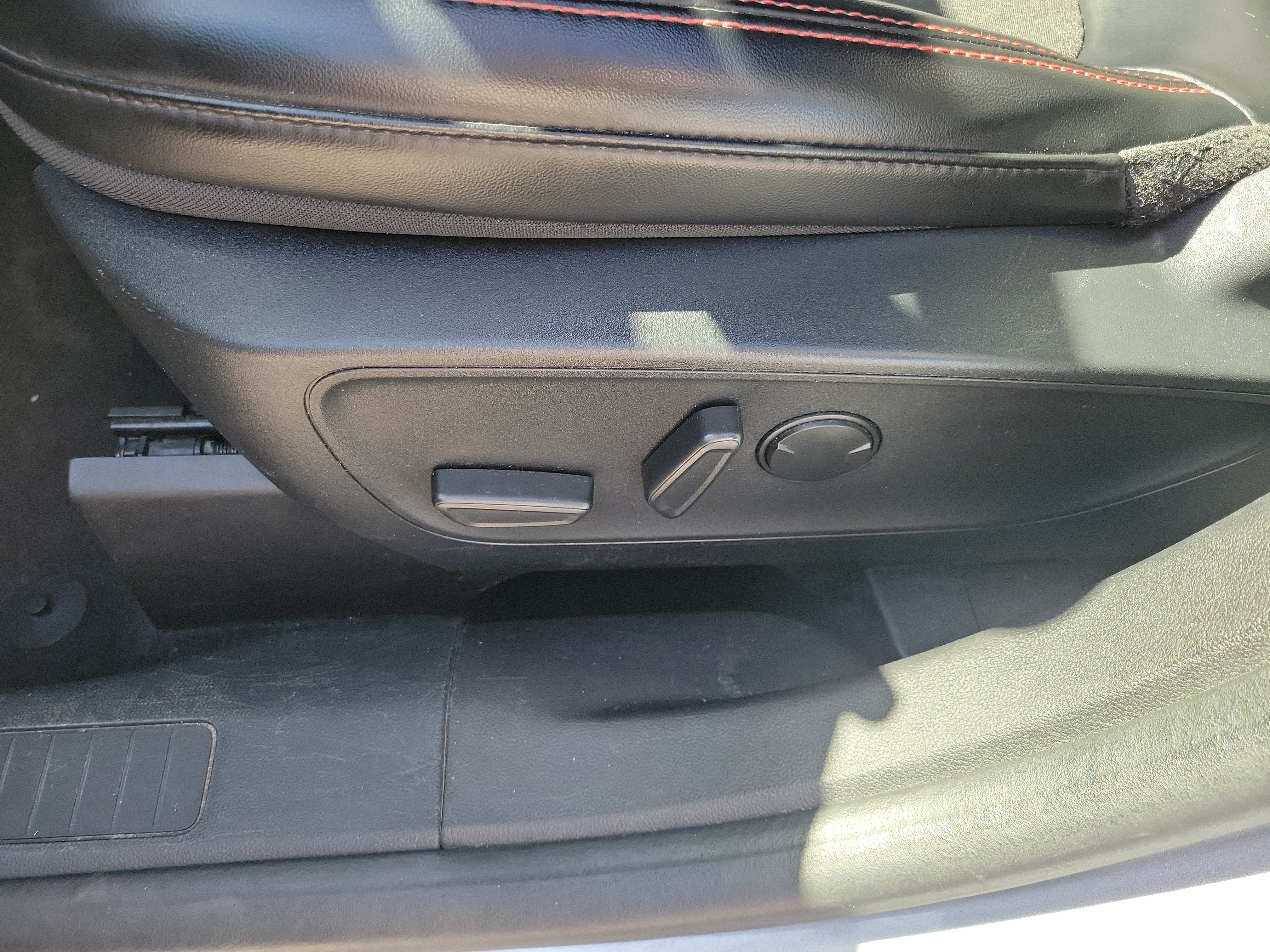 Used 2024 Ford Escape ST-Line FWD image 20